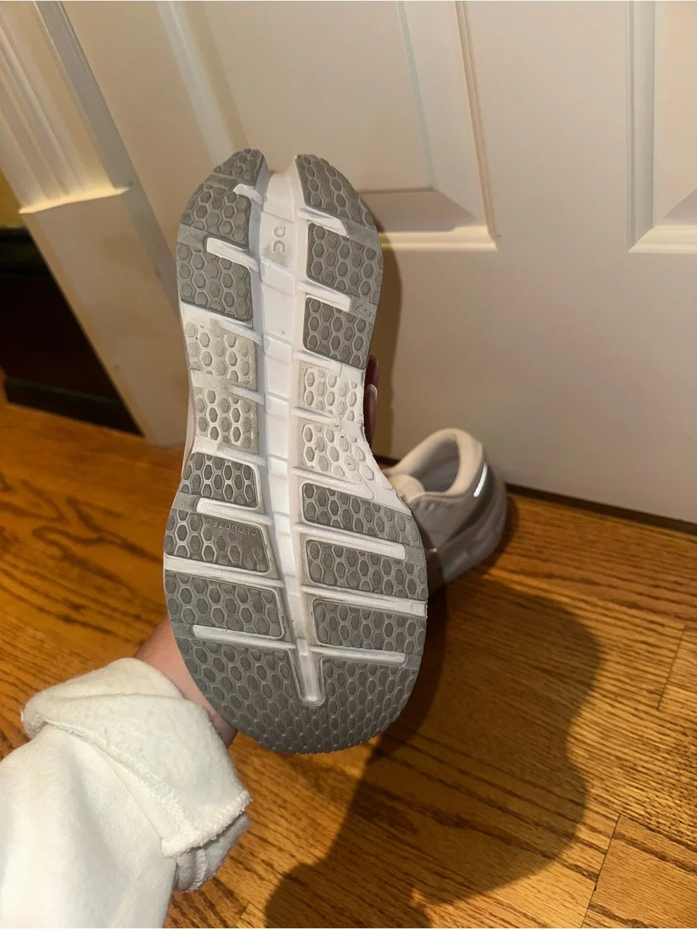 On Running Women's Athletic Shoes in Light Gray - Picture 4 of 5